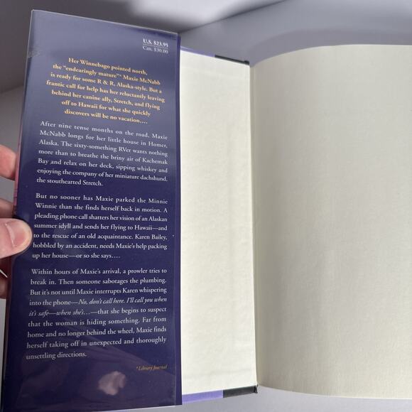 Maxie and Stretch Mystery Ser.: The Refuge by Sue Henry (2007, Hardcover) SIGNED - Picture 7 of 10